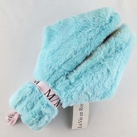 ⭐️3/ $30⭐️ La Vie en Rose Fuzzy Blue Slip On Slippers Padded Soles Size M 7/8 - Picture 1 of 7